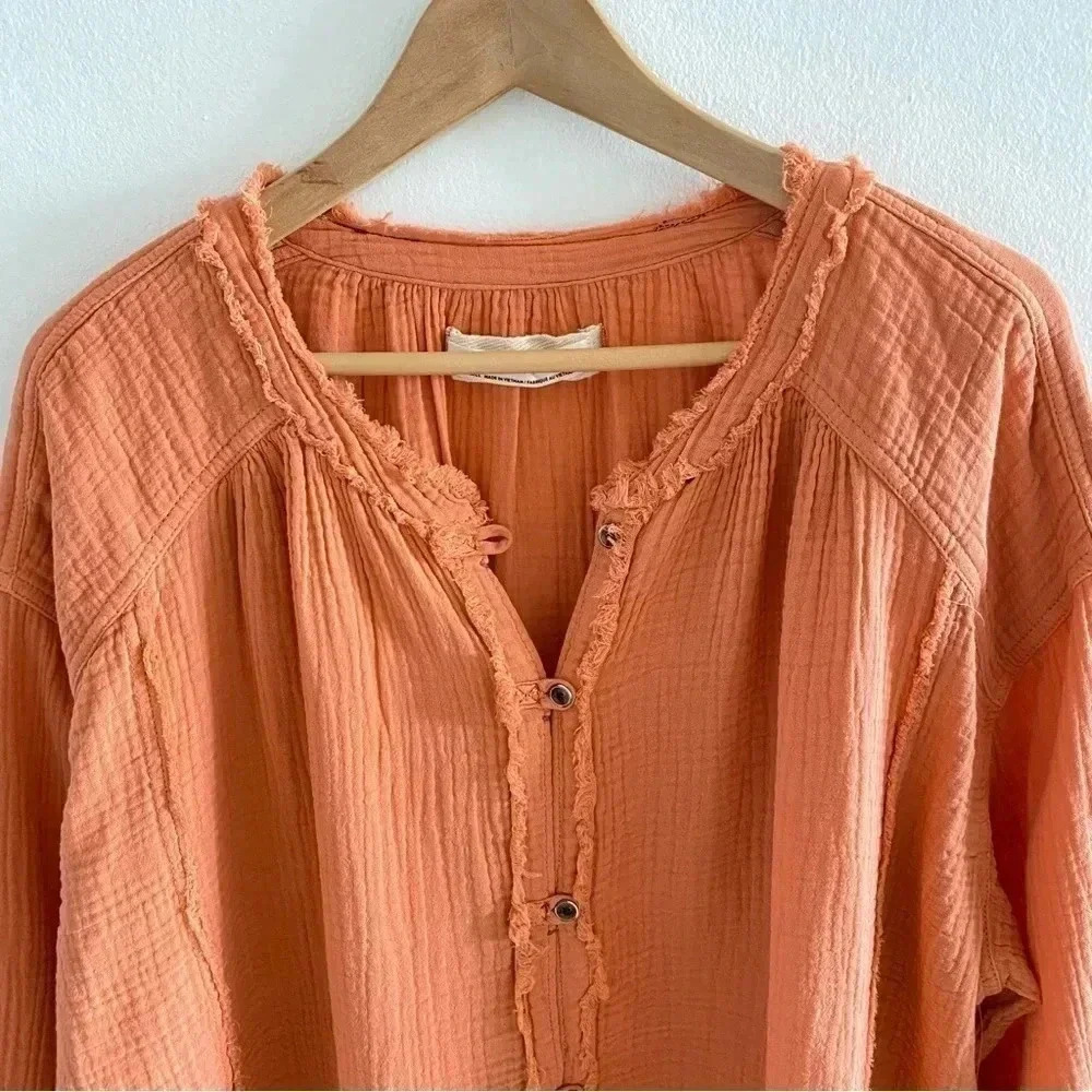 Free People Moving Mountains Oversized Shirt Long Sleeve Raw Hem Size S NWT - Picture 3 of 9